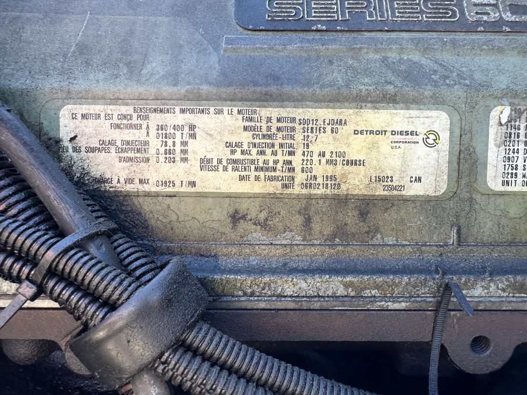 2001 FREIGHTLINER FLD 120 - Image 31